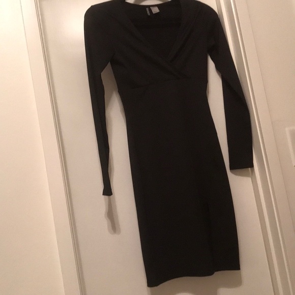 H&M black bodycon. Worn twice. Size 4. - Picture 3 of 3